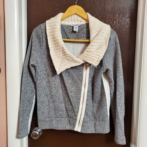Jacket - Picture 1 of 3